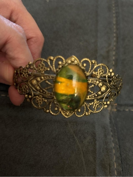 Handmade Jewelry - Handmade Filigree Bracelet with Green and Yellow Glass Cabochon